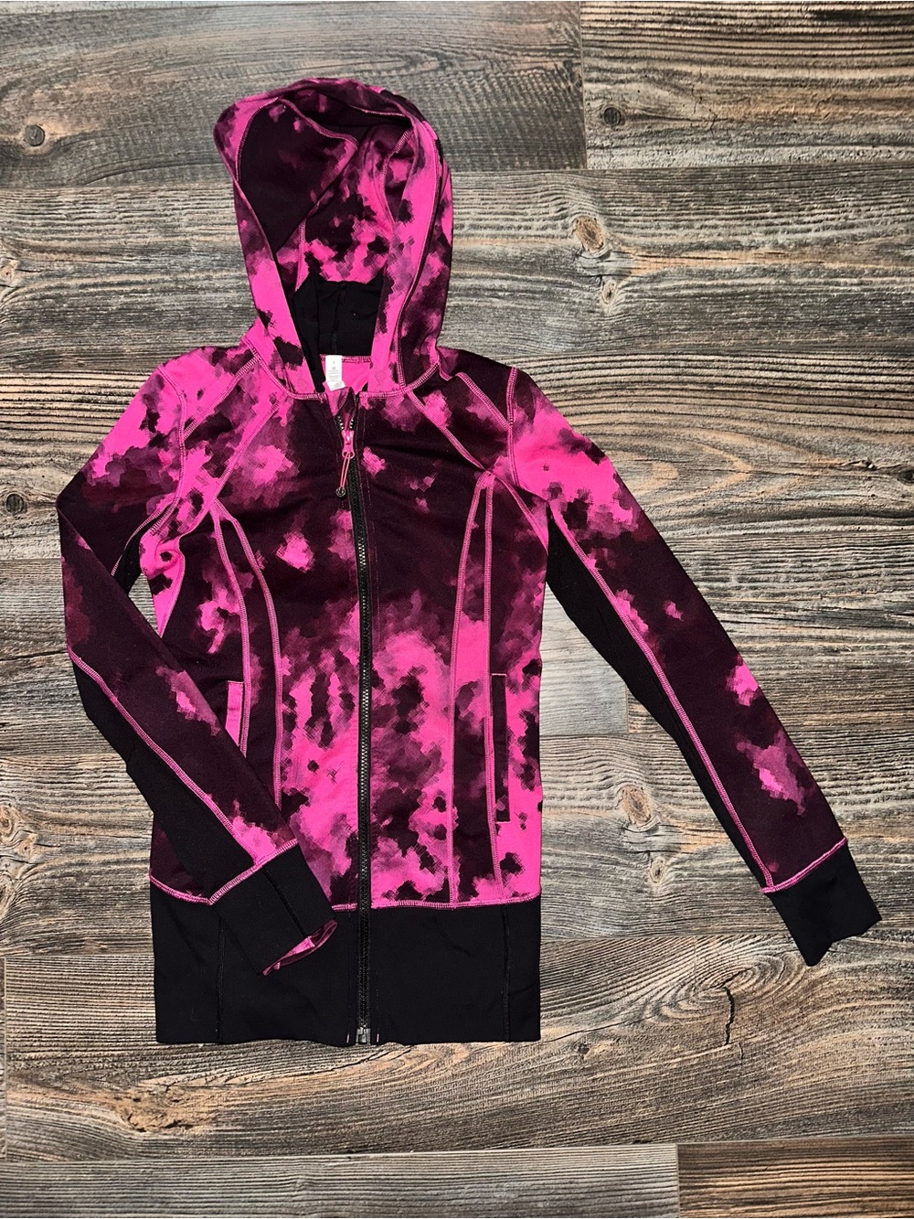 Lululemon “sweaty endeavor” Blooming Pixie Daily Practice Jacket 2015-2016